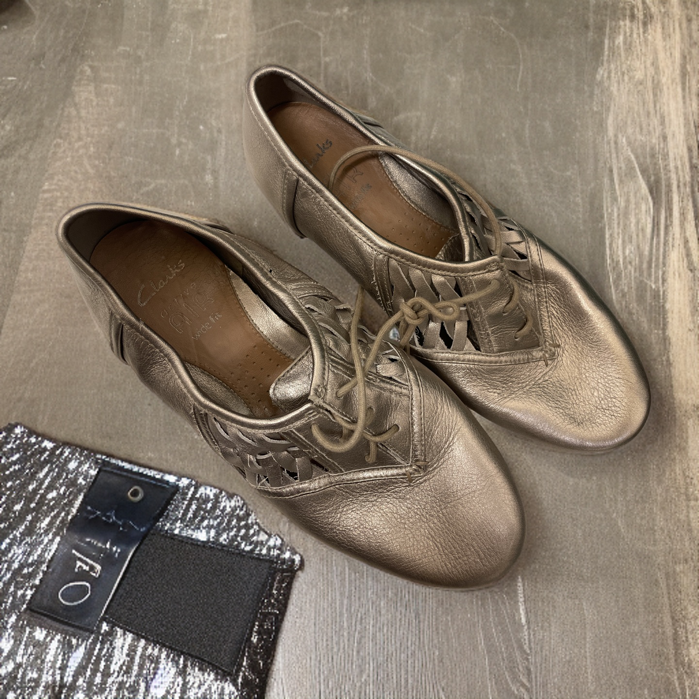 Clarks bronze online shoes