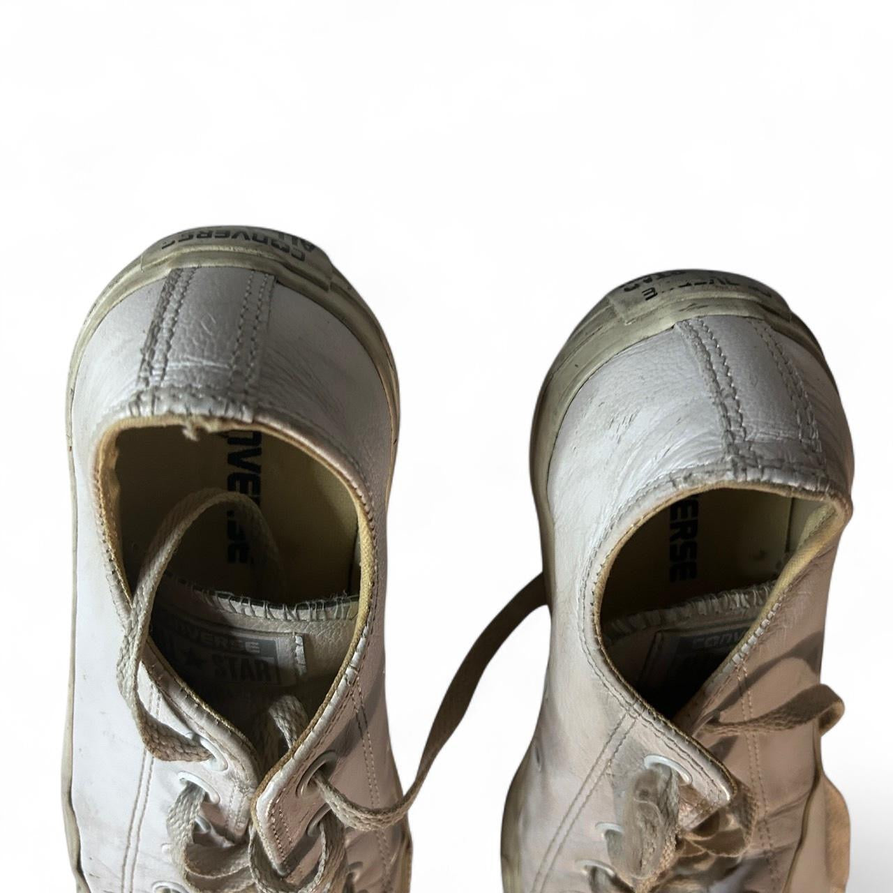 Unisex White leather Converse trainers with a worn look #streetwear size 6 men’s size 8 women’s  sku 6975