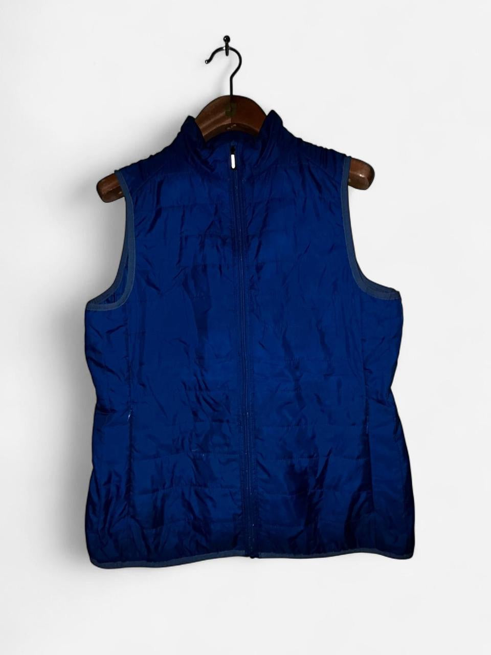 Women’s Core365 Blue lightweight nylon gilet with zip up front and pockets #outdoor in size medium  L 27 W 19 SKU 7024