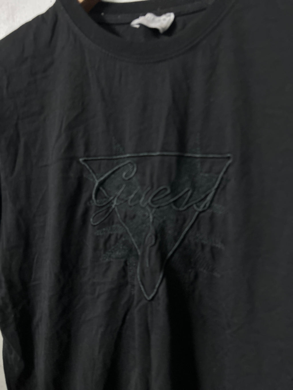 Guess Vintage black men’s T-shirt with an embroidered logo