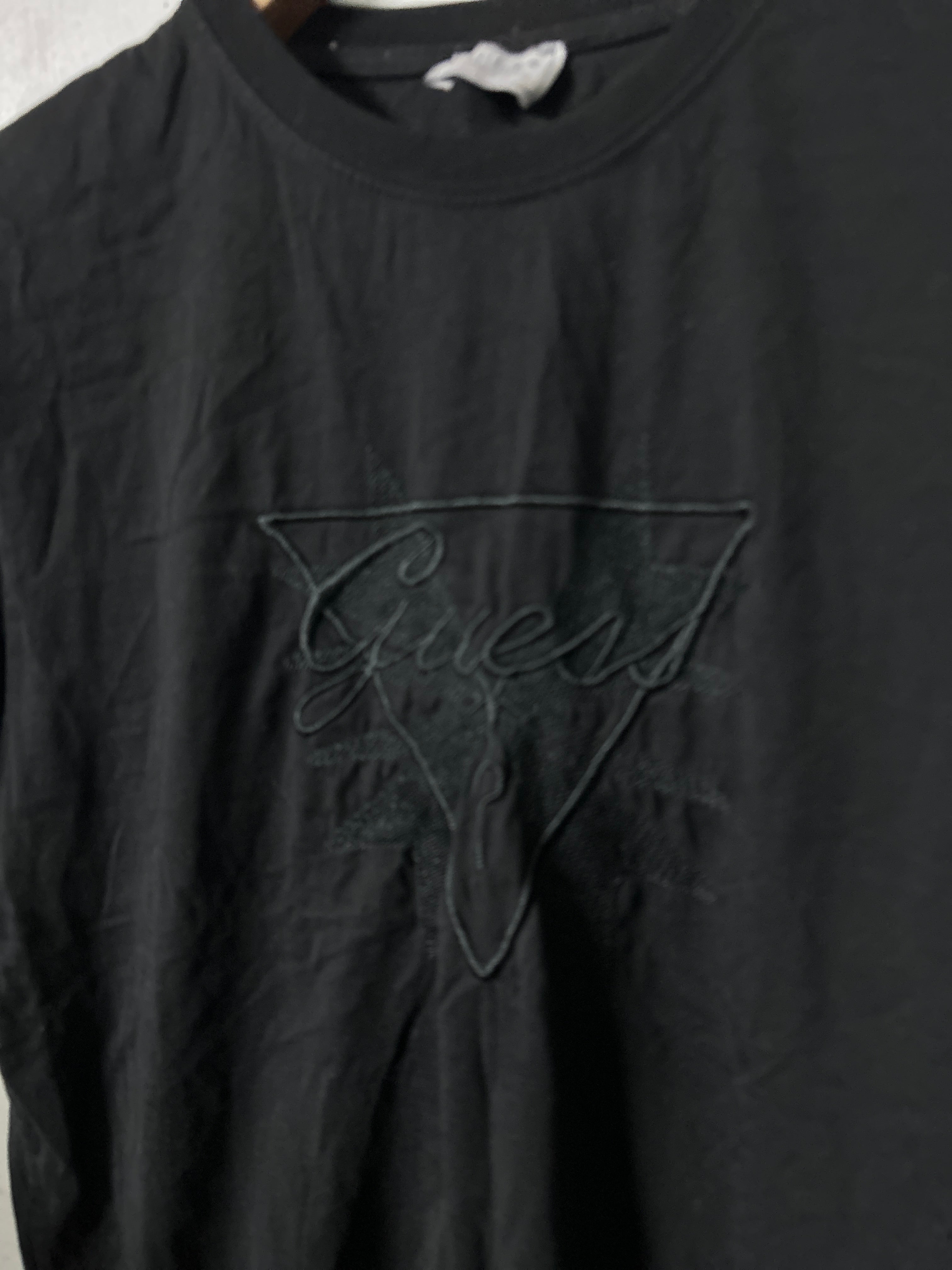 Guess Vintage black men’s T-shirt with an embroidered logo