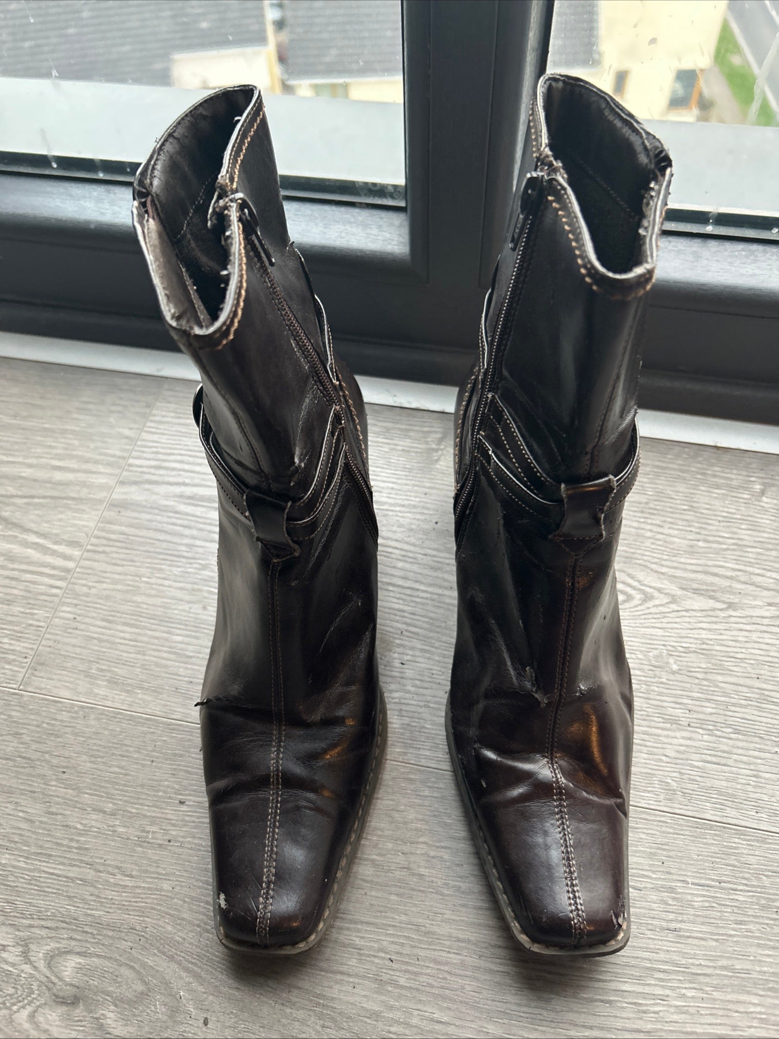 Ginu Kenduri Women’s Brown Patent Leather Ankle Boots – Size 41