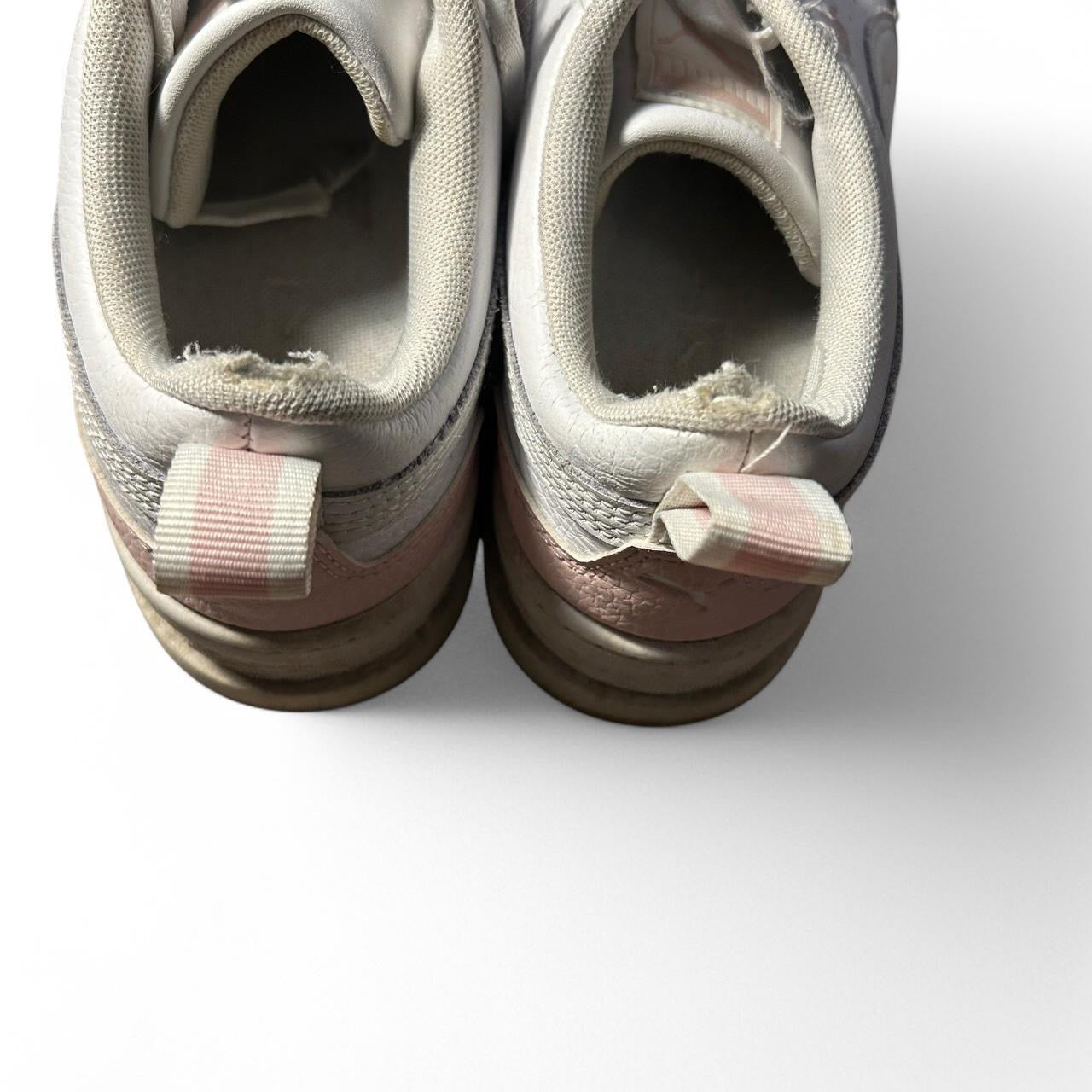 White Puma trainers with pink accents and a chunky sole #lifestyle in uk size 5 USA 6C sku 6899