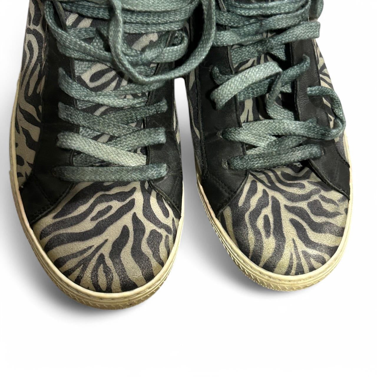 Paul Green Black and white zebra print sneakers with a 2.5" heel #y2k #zebraprint uk size 6 sku 6996
