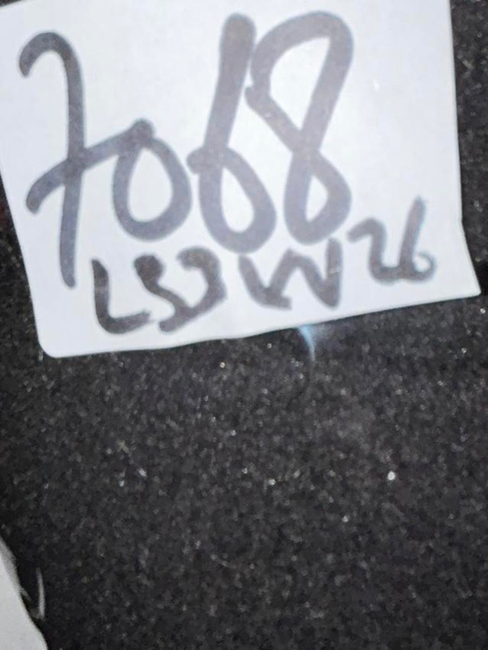 Site Xl men’s Black fleece vest with zipper pockets #fleecevest collar to hem 33 pit to pit 26 sku 7068