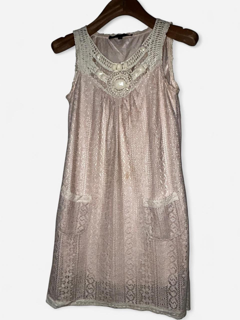 Cream and tan lace embellished dress with pearl details and pockets #boho #lacedress in small to medium. L 33 W 18 SKU 7008
