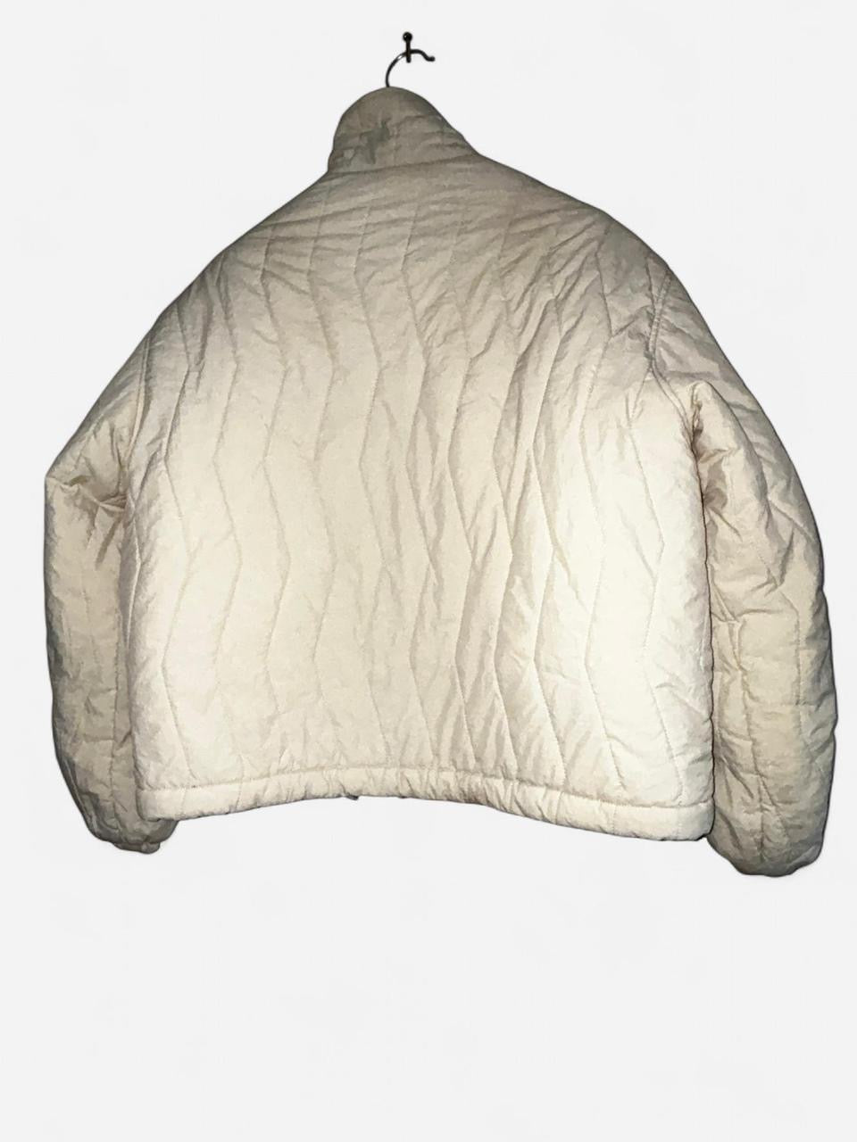 Women’s Cream Lafudge puffer jacket with quilted interior in size large #pufferjacket collar to hem 30 pit to pit 26 sku 7076
