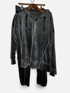 Women’s grey  velvet tracksuit with hoodie and pants #velvettracksuit in Xl top measurements  L 27 W 23 Bottom measurements L 31 waist 38  SKU 7078