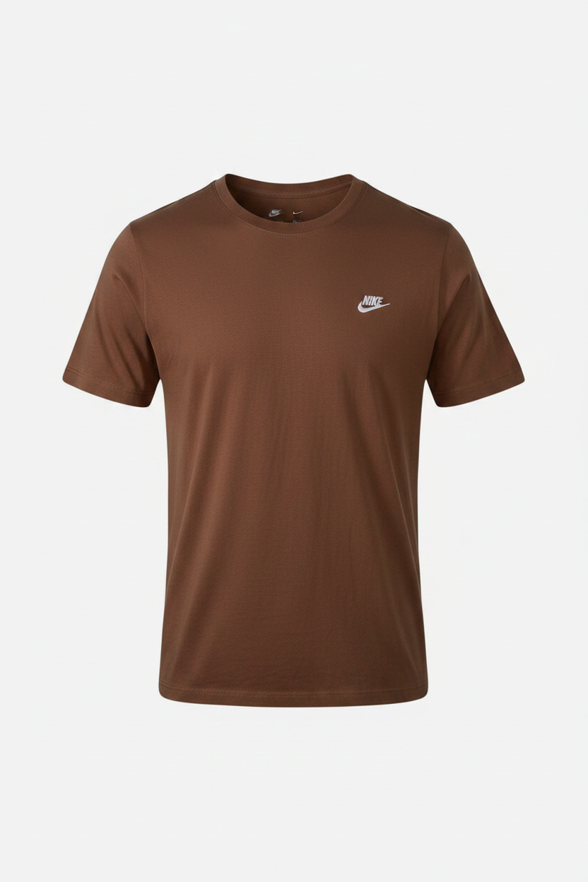 Men’s vintage Brown Nike tee with embroidered logo #retro
Size xL 
SKU 7175
L 31 W 26