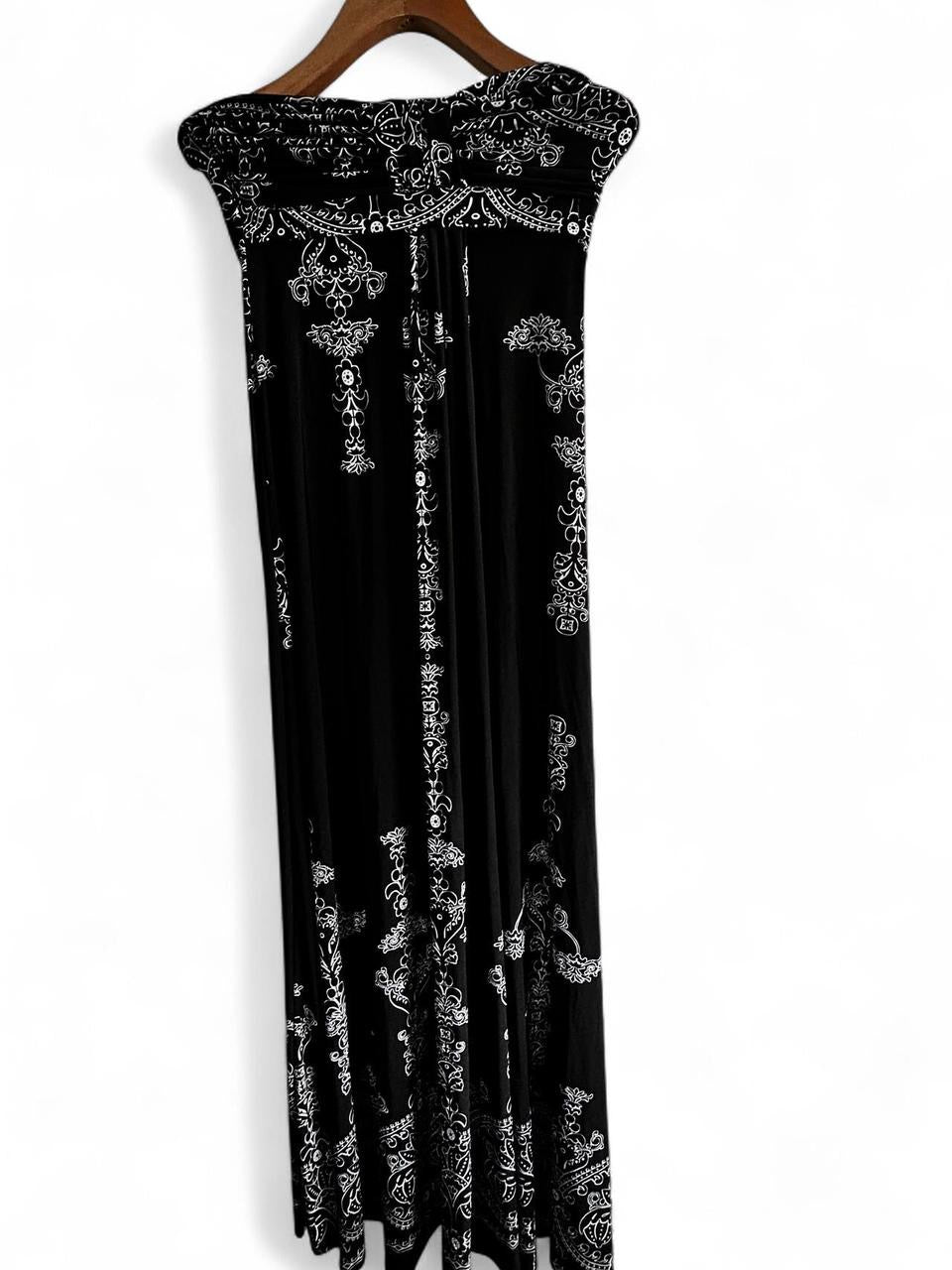 Black and white Goddess London maxi dress #maxidress in size 8/10 collar to hem 49 pit to pit 13 sku 7025