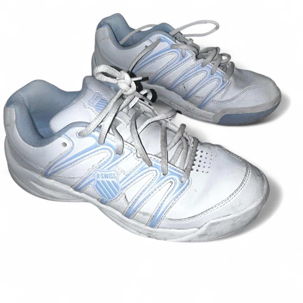 Blue and white K-Swiss tennis shoes #tennis

K-Swiss Optim 5 Omni 82780114 (N7)  Boy's Tennis Trainer uk size 5 sku 6978