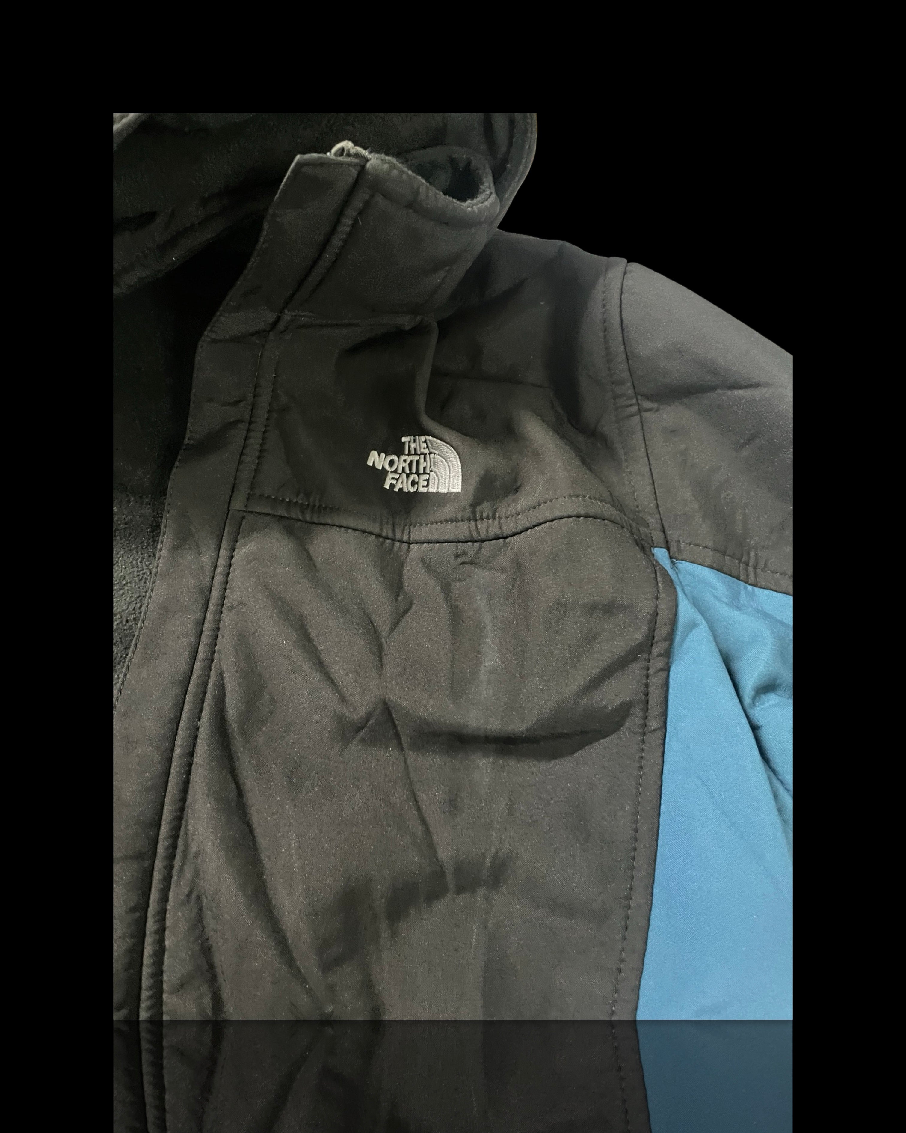The North Face  Women's Blue insulated HOODED WINDBREAKER Jacket SKU 4153