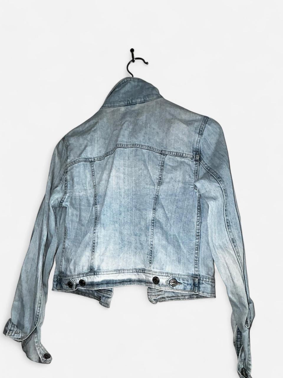 New look cropped Light blue denim jacket #denimjacket #lightblue in UK 10 collar to hem 22 pit to pit 18 sku 7034