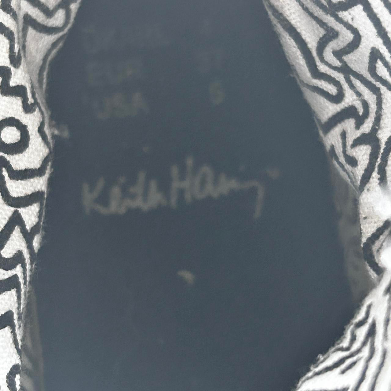 Black and white Converse trainers with heart detail #Converse #HeartDetails uk 4 us 6 sku 6981