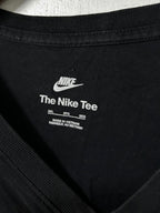 Vintage Men’s Black Nike T-shirt with white embroidered logo streetwear
Size 3XL
L 31 W 29 
SKU 7141
