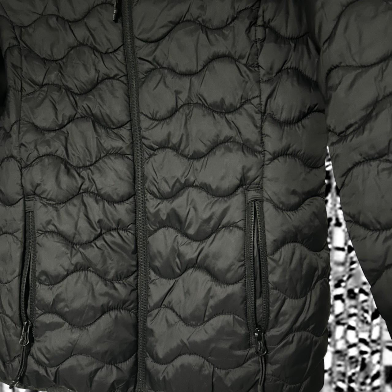 H20 Women's winter Zip Up high neck Snap Black Puffer Jacket in S pt 26 w 22 SKU 6873