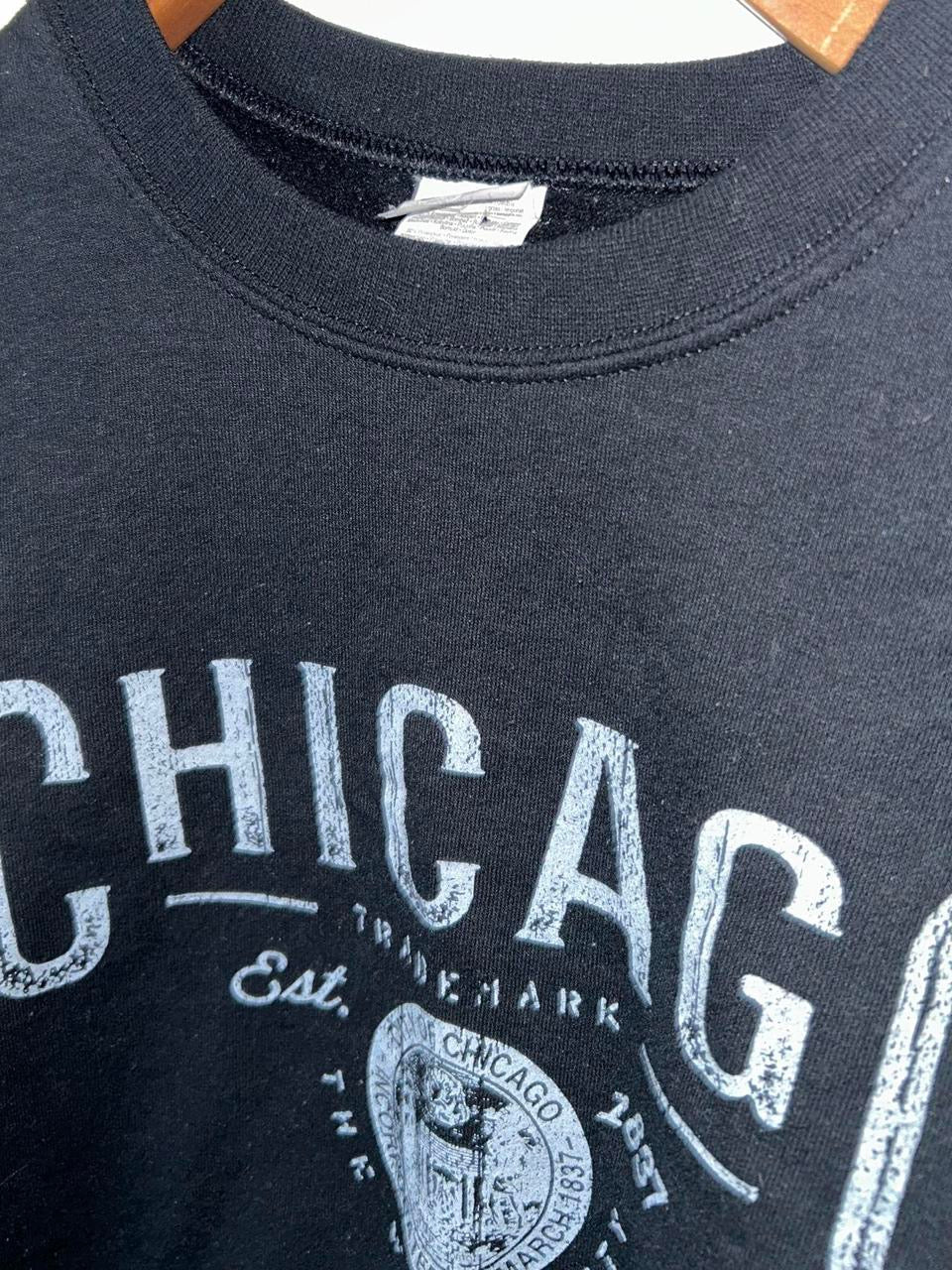 black Chicago Illinois graphic print crew-neck sweatshirt made from a cotton blend.