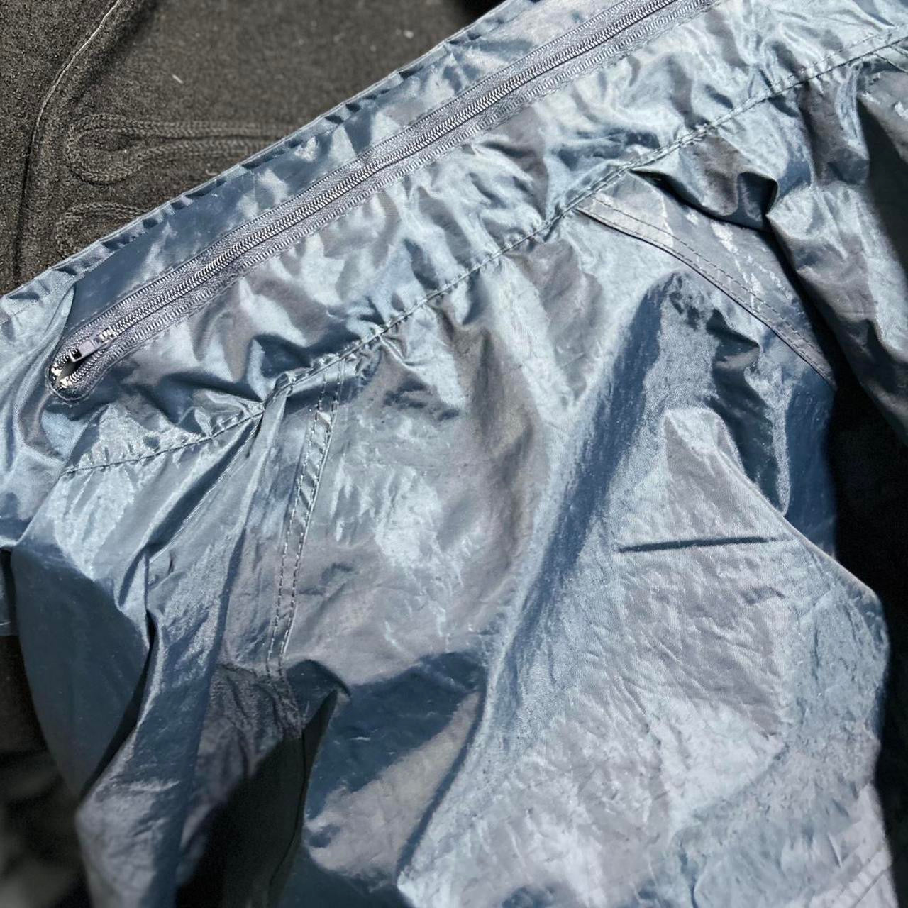 Navy blue Body Works waterproof windbreaker jacket with hidden hood zipped #retro L 36 W 27 SKU 6951