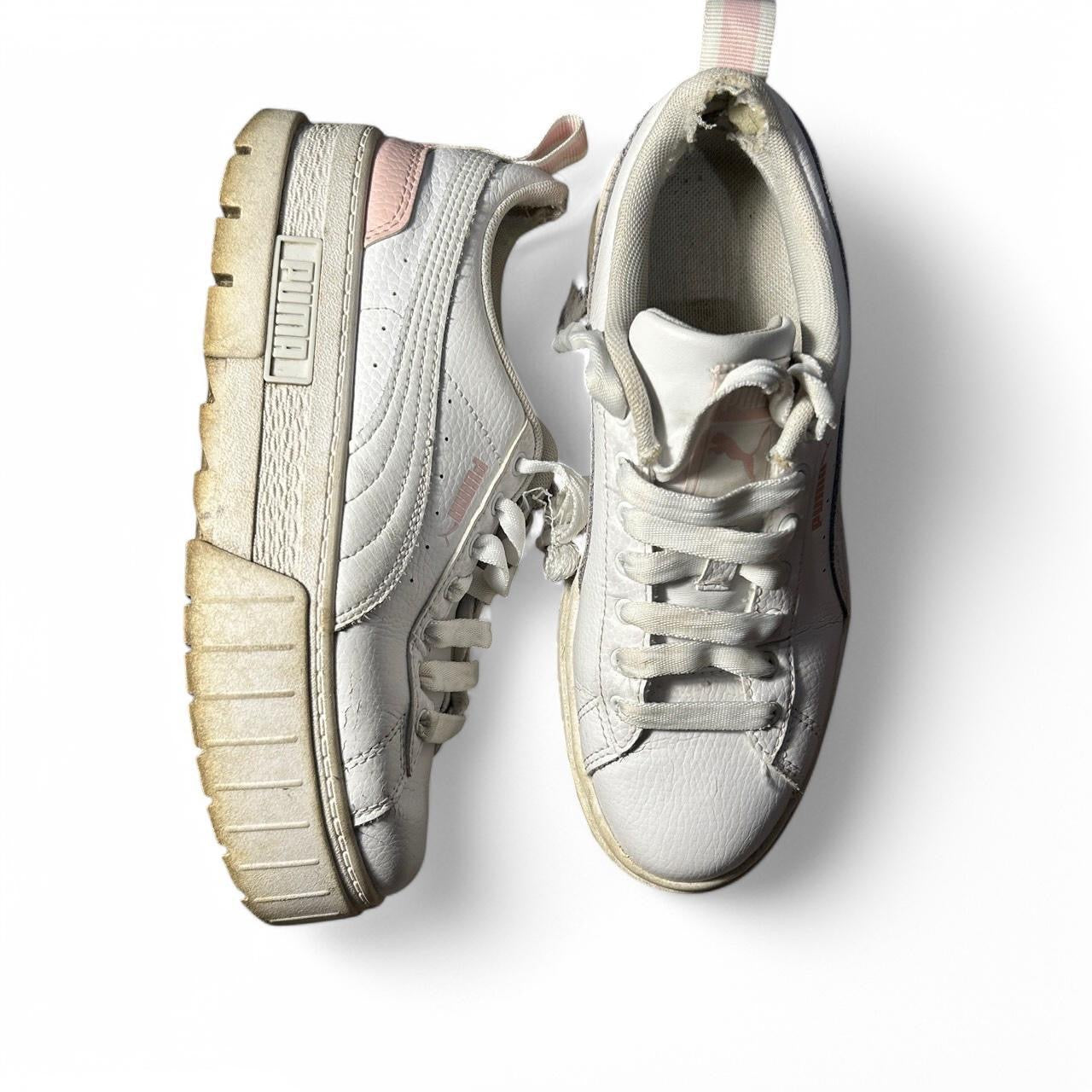 White Puma trainers with pink accents and a chunky sole #lifestyle in uk size 5 USA 6C