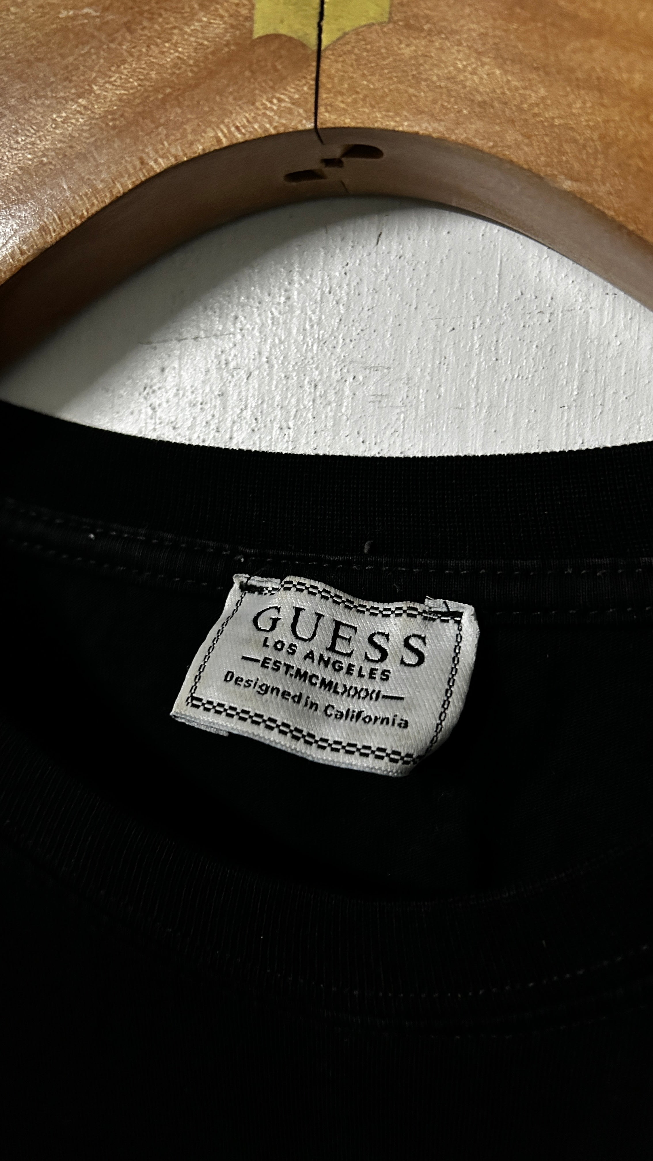 Guess Vintage black men’s T-shirt with an embroidered logo
