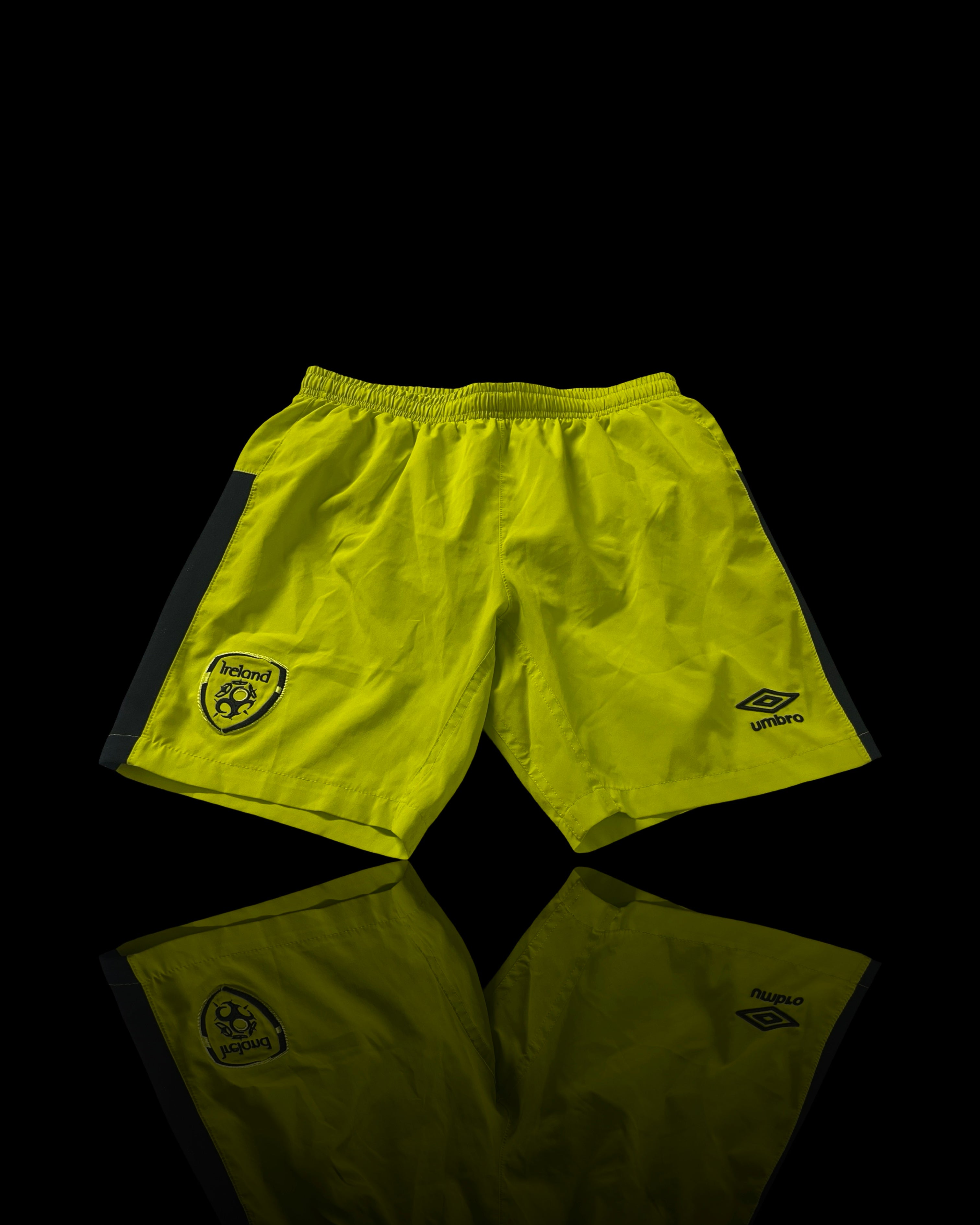 Republic Of Ireland Football Shorts Soccer Umbro GREEN IN XS/S waist 26 sku| 4156