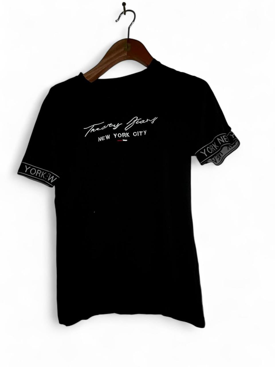 Women’s Black Tommy Hilfiger New York City T-shirt #NewYorkCity in size medium collar M/L collar to hem 28 pit to pit 18 sku 7044