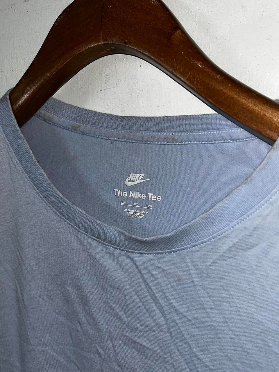 Oversized mens Blue Nike T-shirt with small logo on the front #NikeTee
Size 3XL
SKU 7169