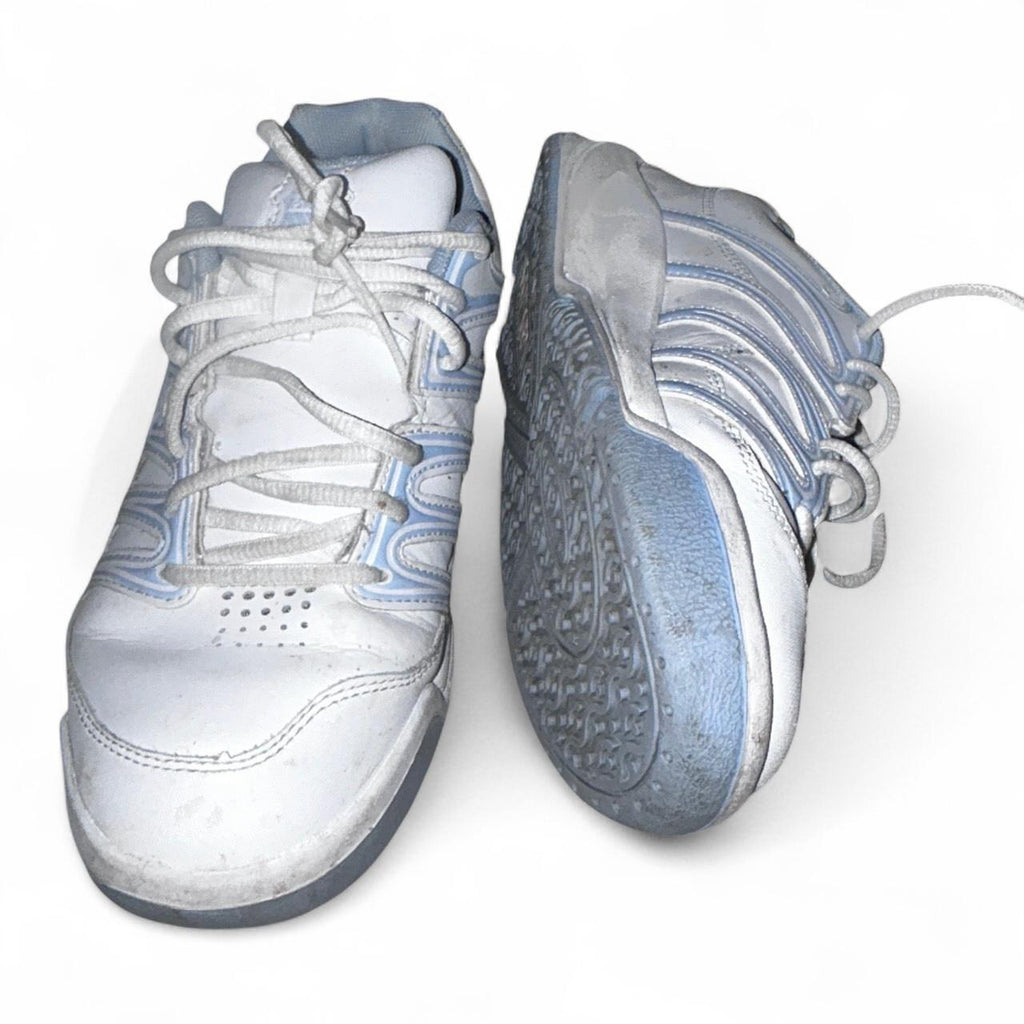 Blue and white K-Swiss tennis shoes #tennis

K-Swiss Optim 5 Omni 82780114 (N7)  Boy's Tennis Trainer uk size 5 sku 6978