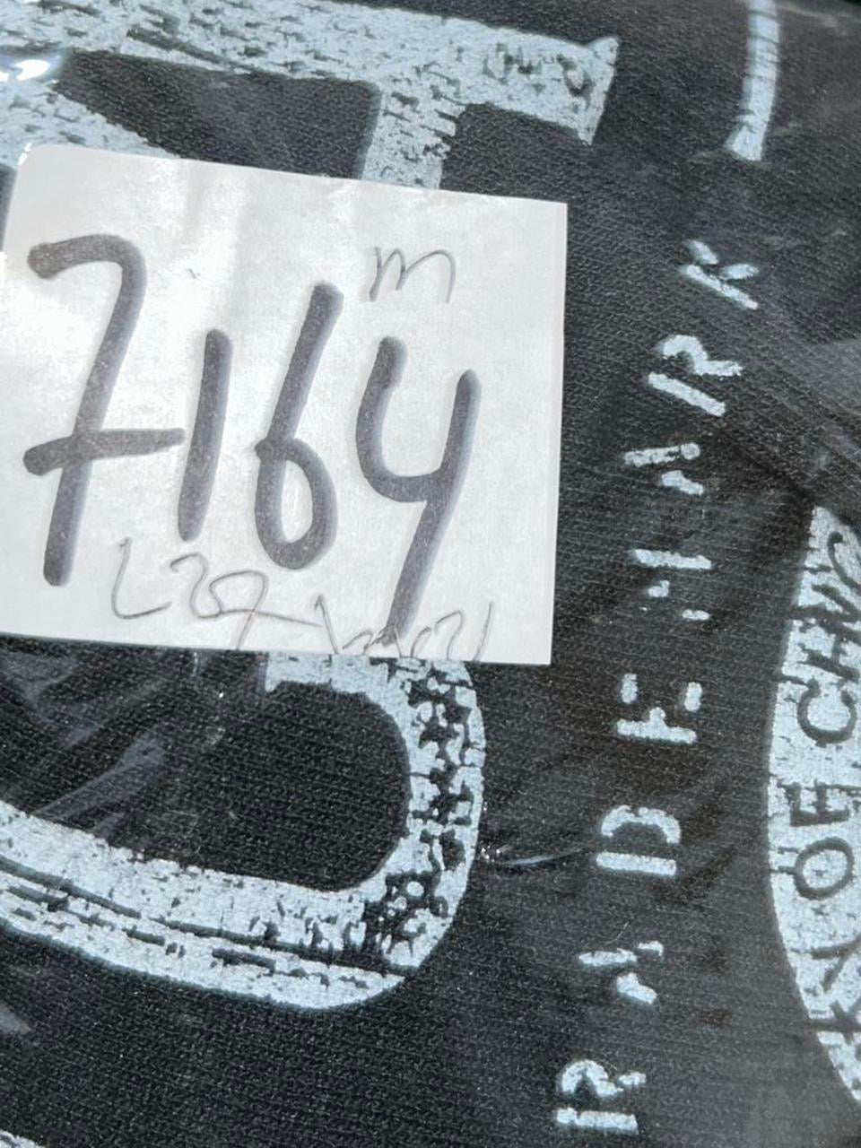 black Chicago Illinois graphic print crew-neck sweatshirt made from a cotton blend.