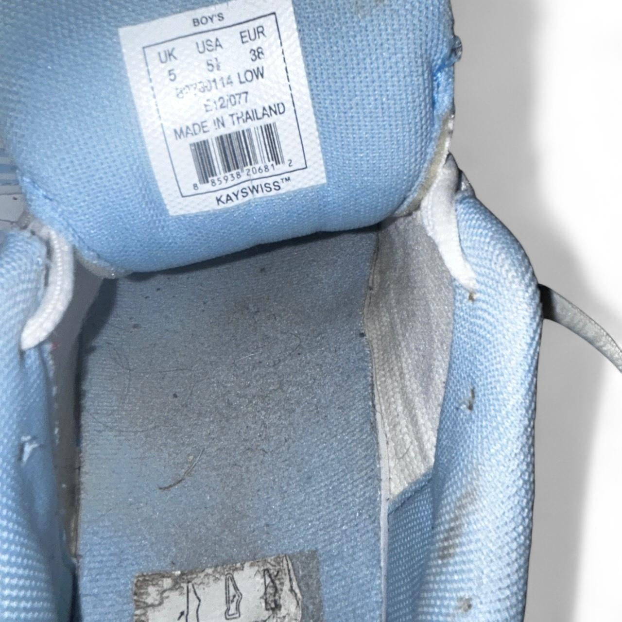 Blue and white K-Swiss tennis shoes #tennis

K-Swiss Optim 5 Omni 82780114 (N7)  Boy's Tennis Trainer uk size 5 sku 6978