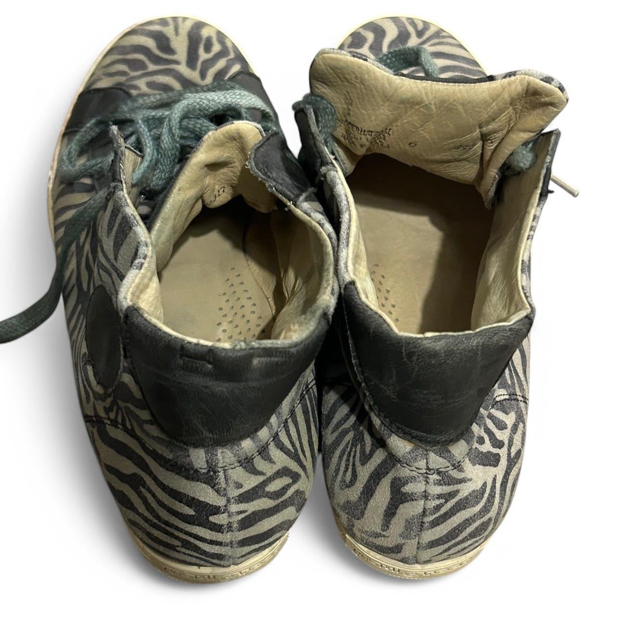 Paul Green Black and white zebra print sneakers with a 2.5" heel #y2k #zebraprint uk size 6 sku 6996