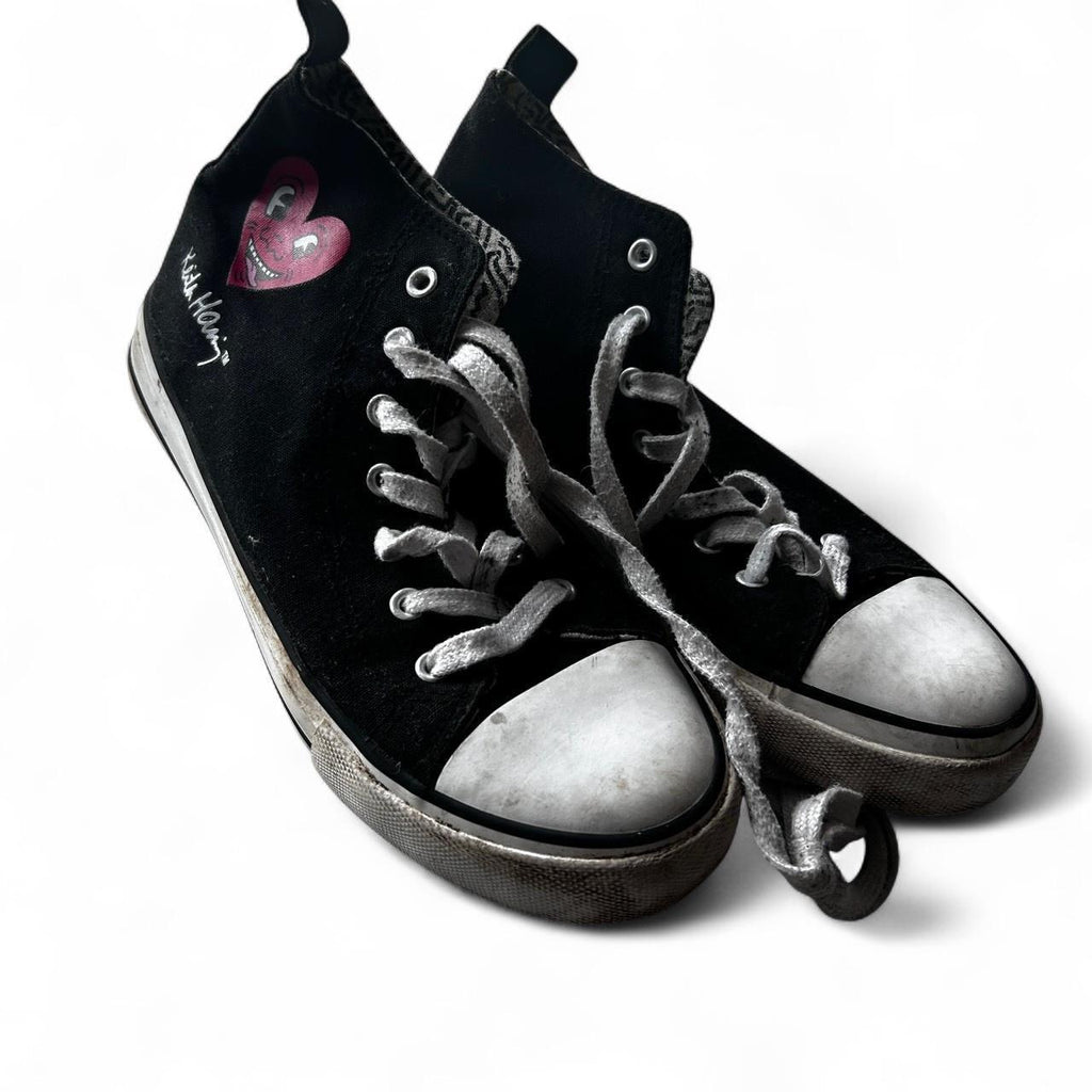 Black and white Converse trainers with heart detail #Converse #HeartDetails uk 4 us 6 sku 6981 