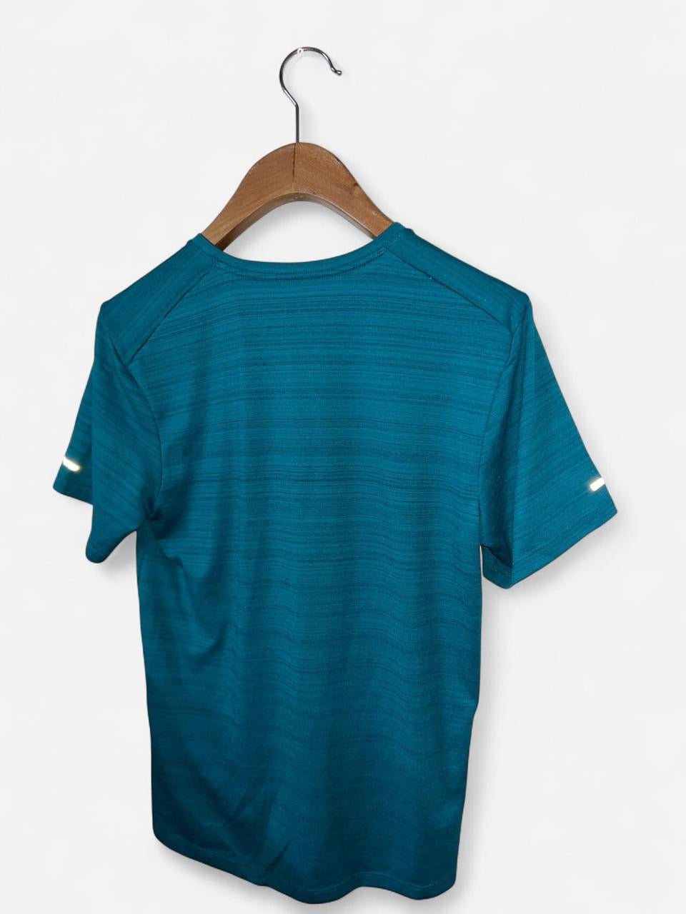 Men’s Nike Dri-Fit Miler tee in blue #running in size small 
SKU 7170
L 26 W 19