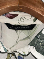 White Zara floral shirt with ruffle hem #floralshirt size medium L 40 W 18 sku 7016