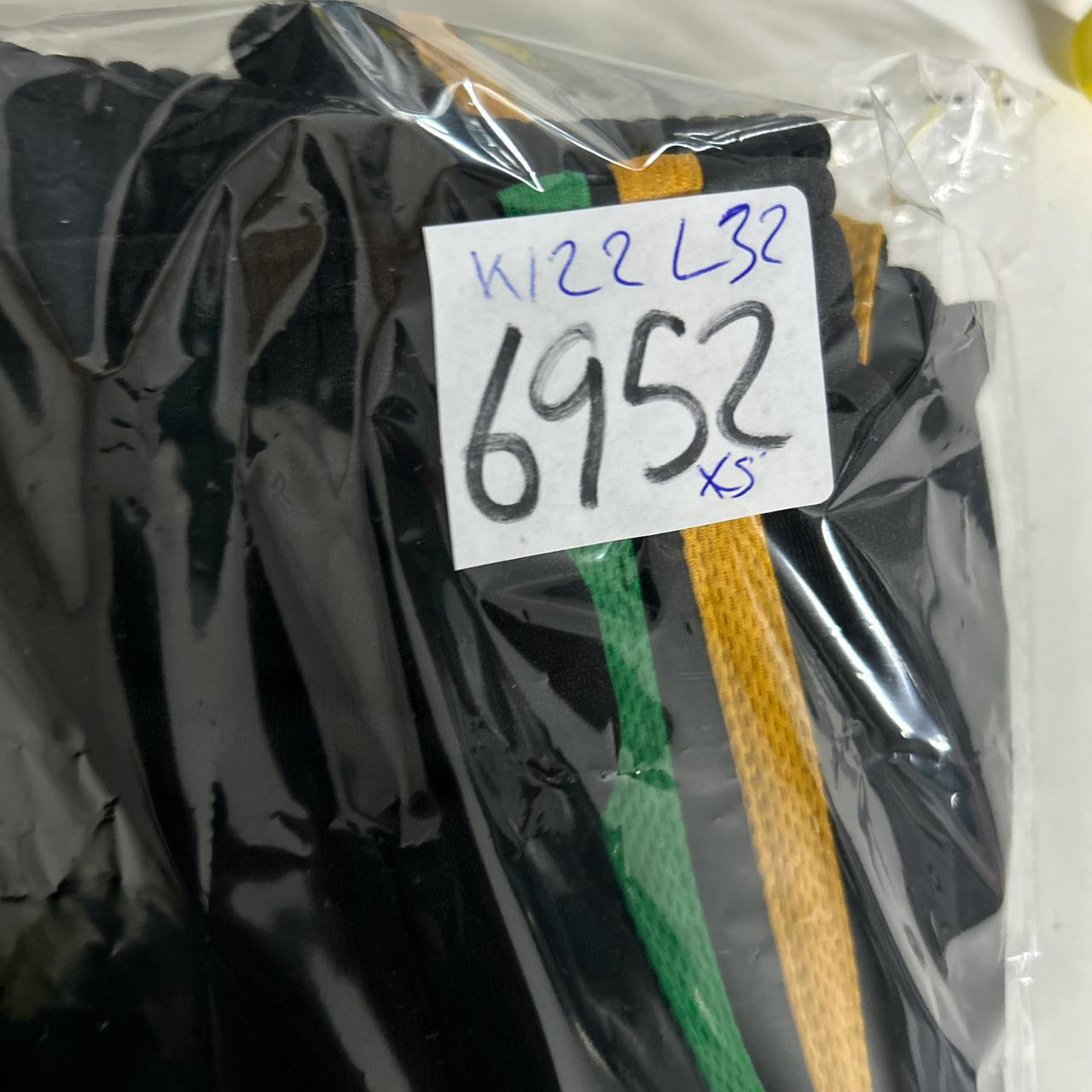 O'Niell‎ Men’s W22  L32 Black/Green Yellow SKU  6952 in XS