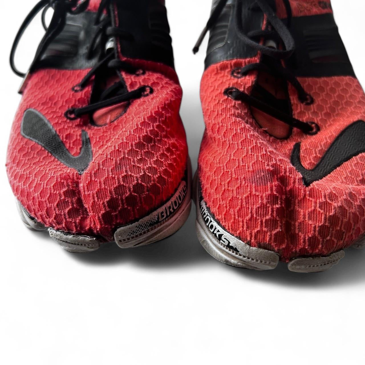 Men’s Red and black Brooks running shoes #running uk size 9.5 sku 6983