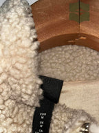 Mens H & M Cream and white Sherpa jacket with zipper pockets #winterjacket in size medium collar to hem 31 pit to pit 20 sku 7043