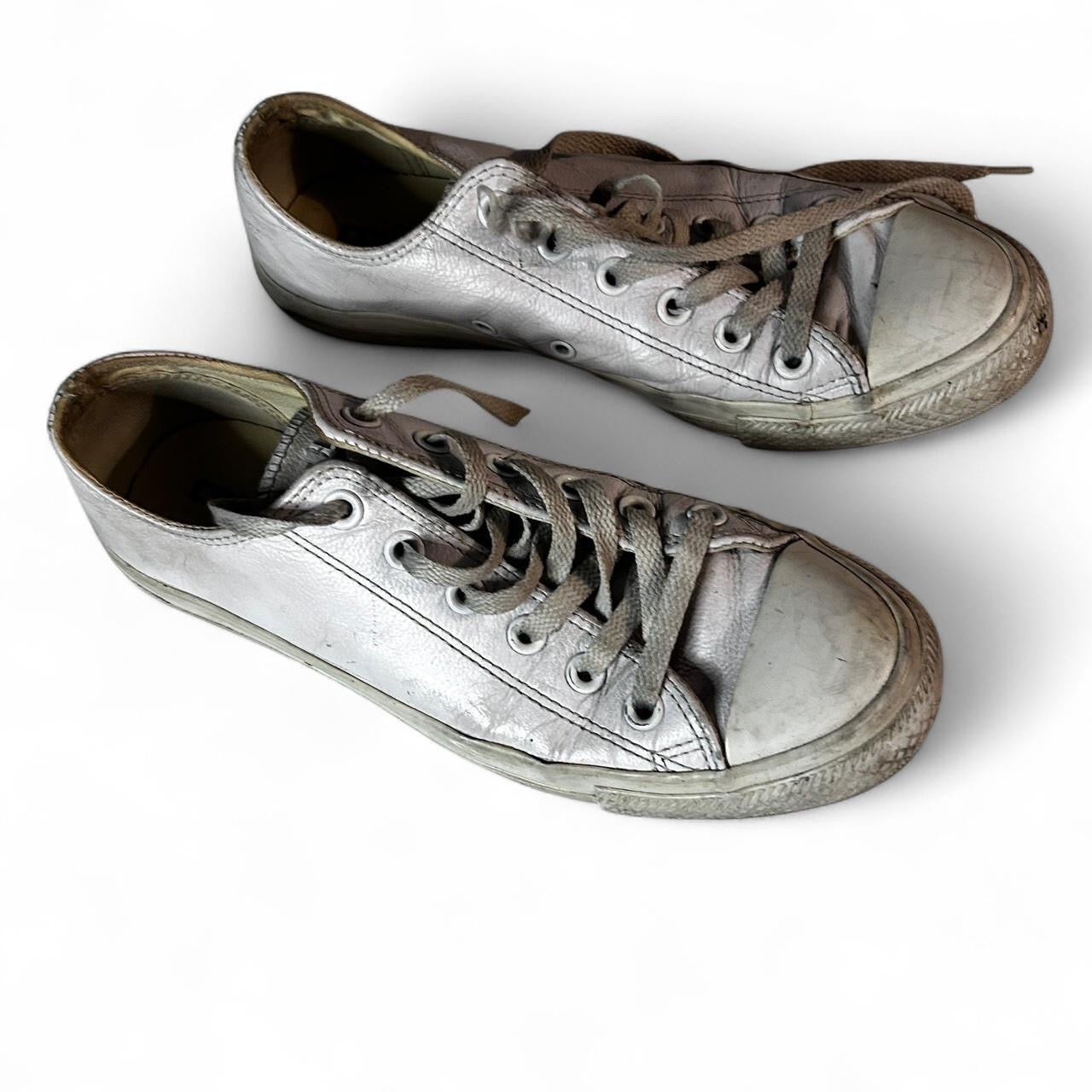 Unisex White leather Converse trainers with a worn look #streetwear size 6 men’s size 8 women’s  sku 6975