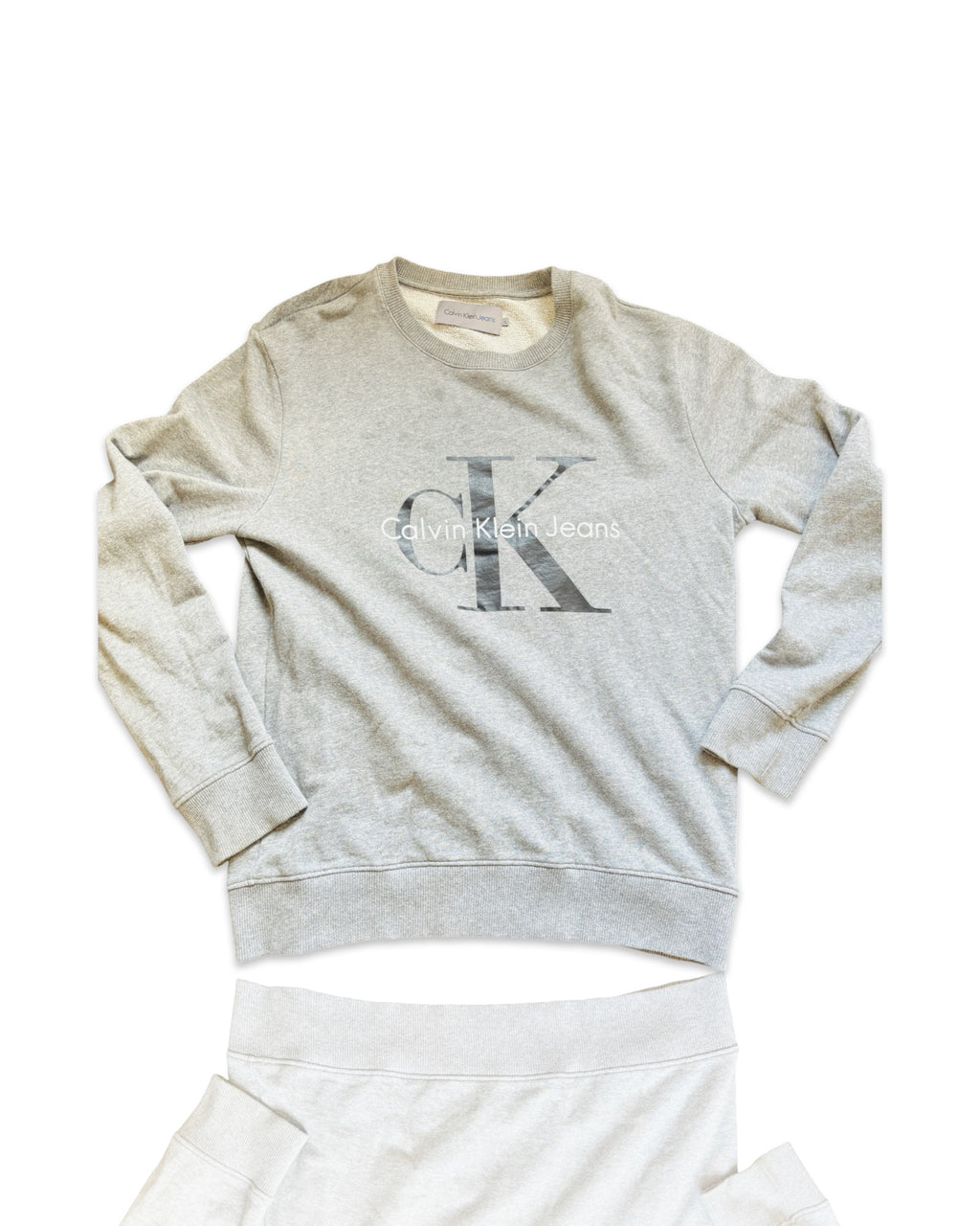 Vintage Calvin Klein Women's Grey Sweatshirt - Size Large 