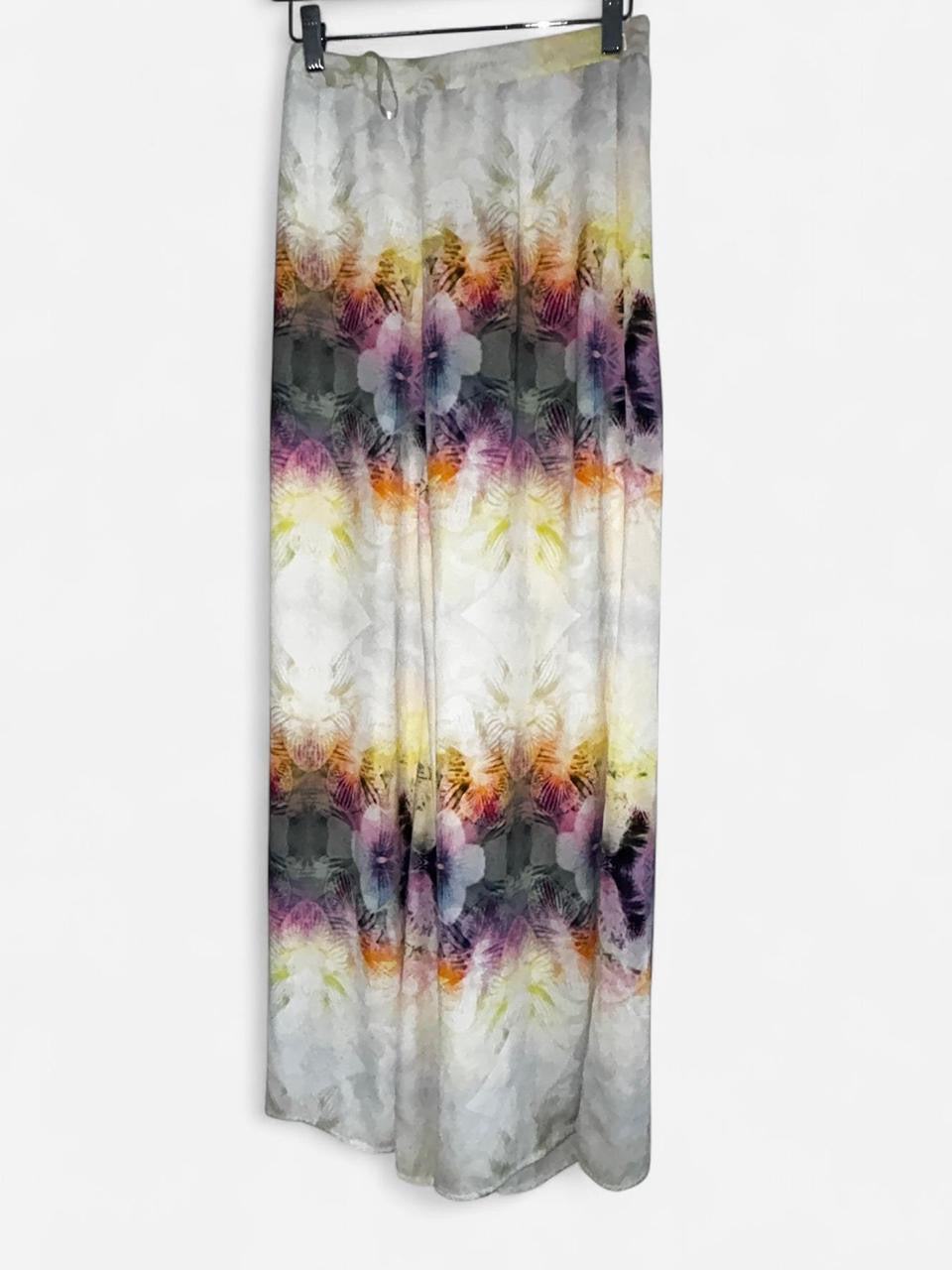 Women’s River island size 6 Yellow and white floral maxi skirt with a boho vibe #boho #maxiskirt w24 l 36 sku 7074