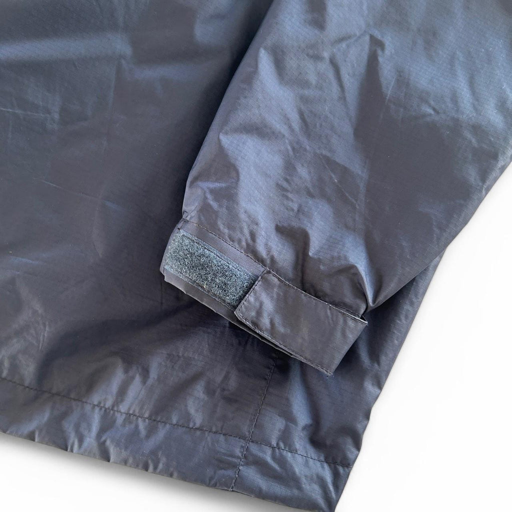 Vintage 90s windbreaker Black and blue waterproof rain jacket #rainydays sku 6867