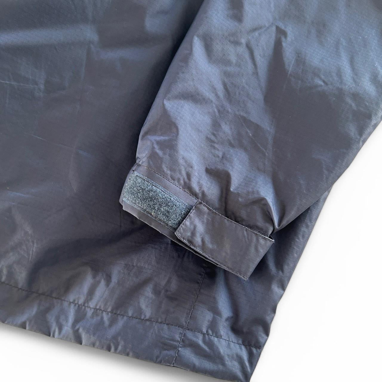 Vintage 90s windbreaker Black and blue waterproof rain jacket #rainydays sku 6867
