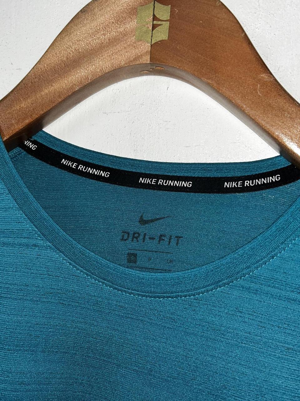 Men’s Nike Dri-Fit Miler tee in blue #running in size small 
SKU 7170
L 26 W 19