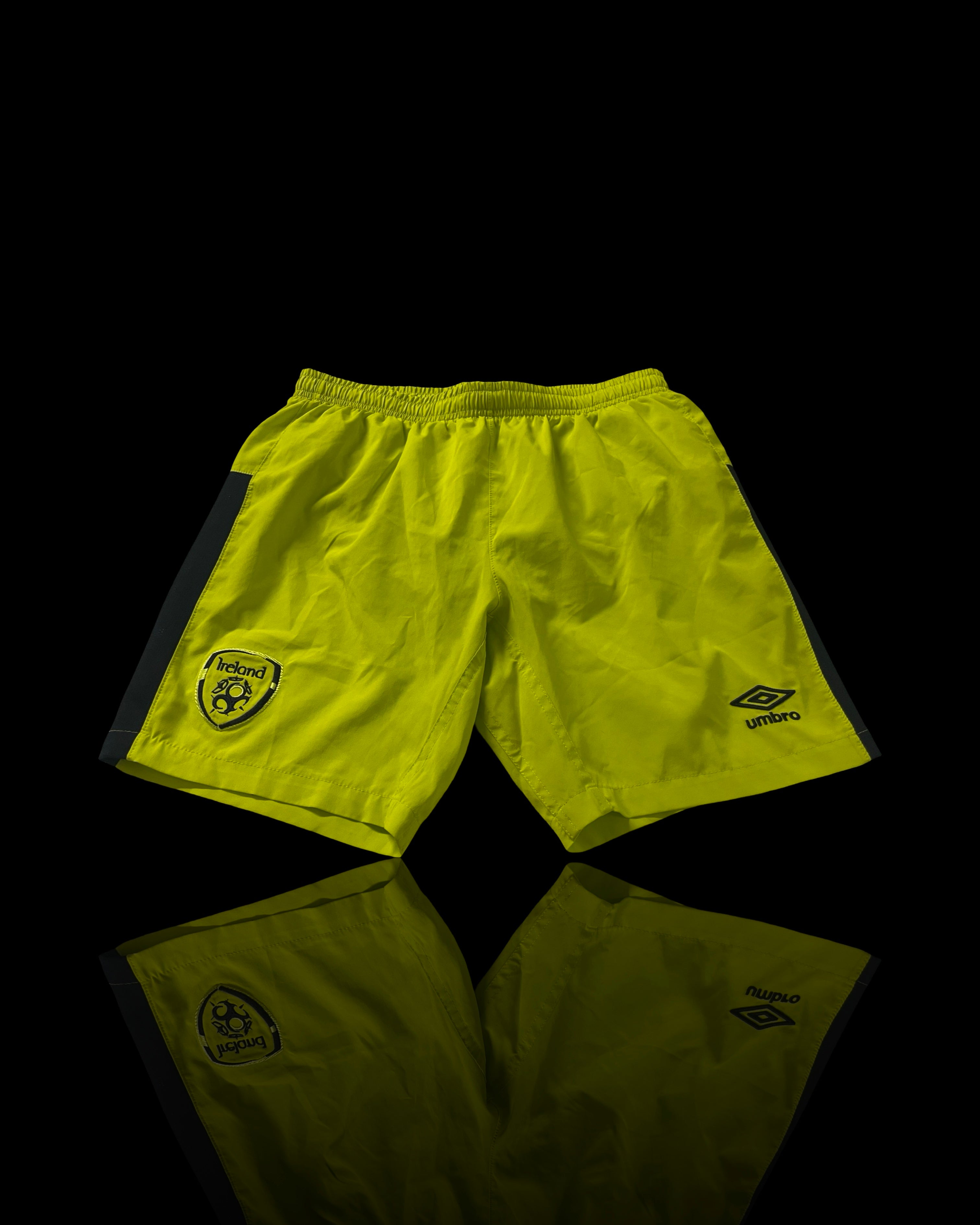 Republic Of Ireland Football Shorts Soccer Umbro GREEN IN XS/S waist 26 sku| 4156
