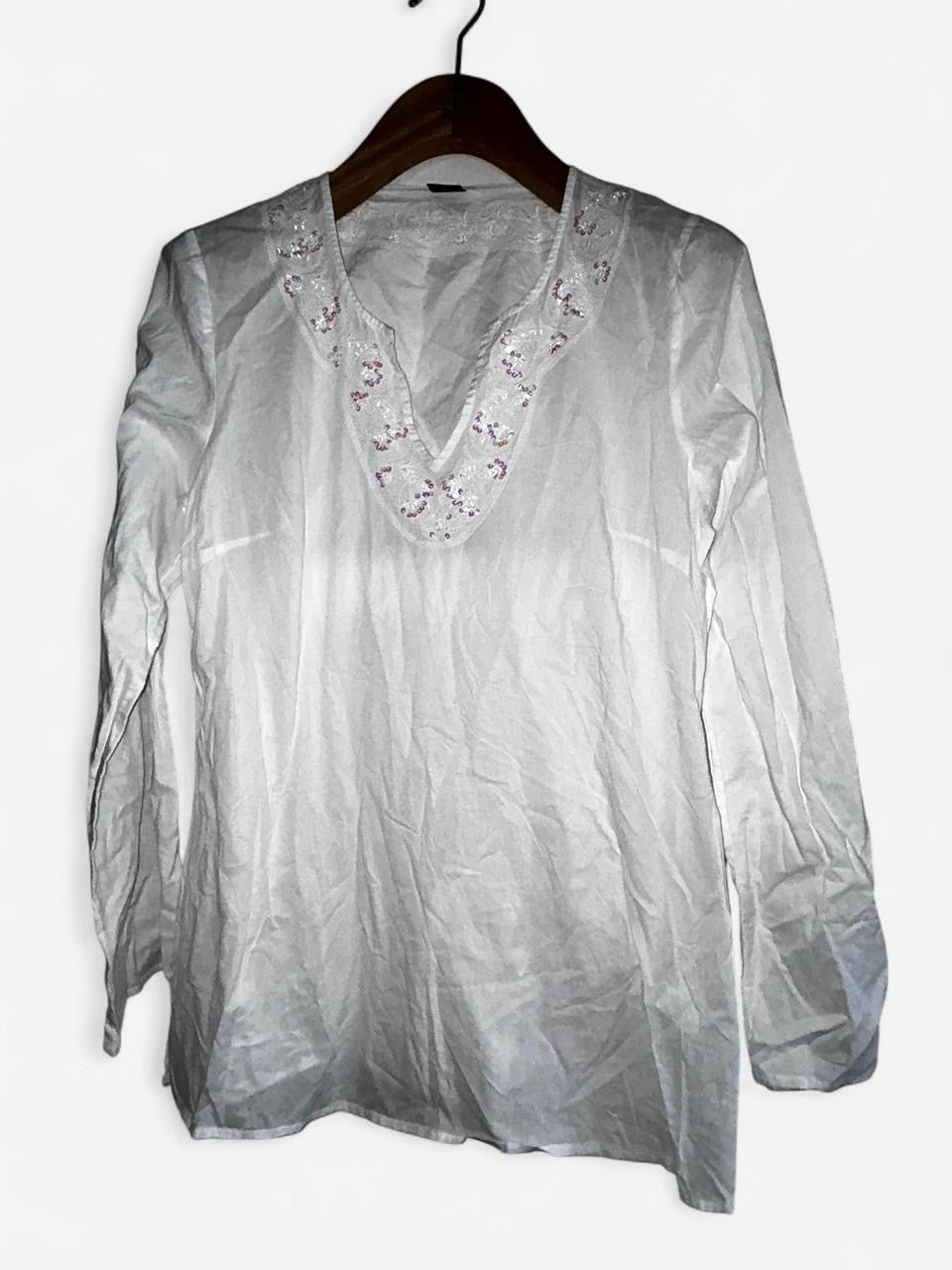Soya White long sleeve blouse with beaded and embroidered details #festivalvibes and n size L collar to hem 28 pit to pit 18 sku 7029