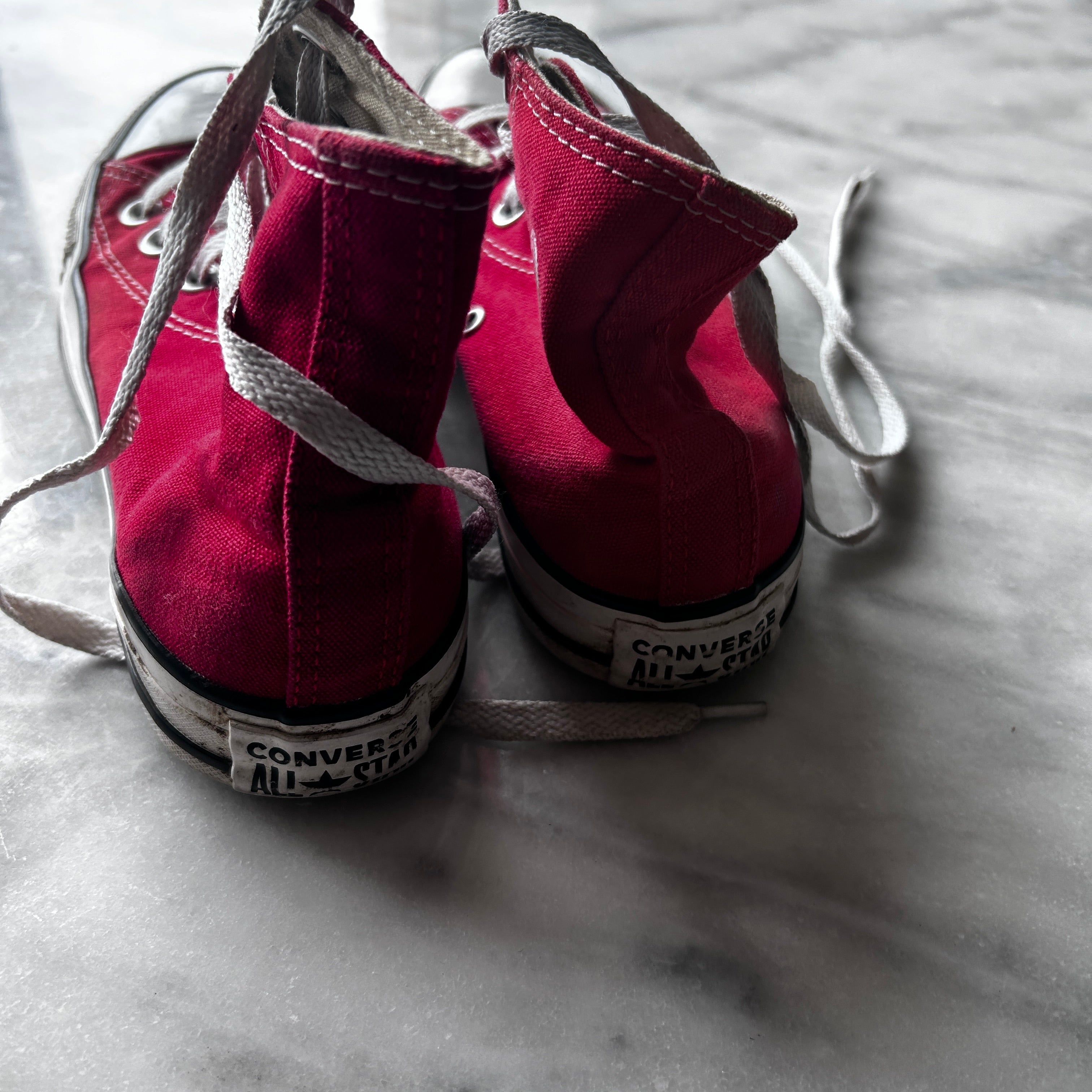 Red and white Converse trainers #Converse #Trainers size 4 men’s size 6 women’s sku 6981