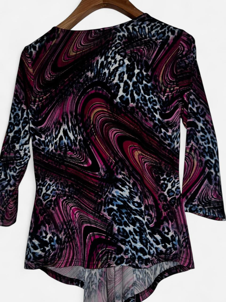 Purple and black leopard print V-neck blouse with rhinestone detail on the front #leopardprint size 12 L 26 W 15 SKU 7023