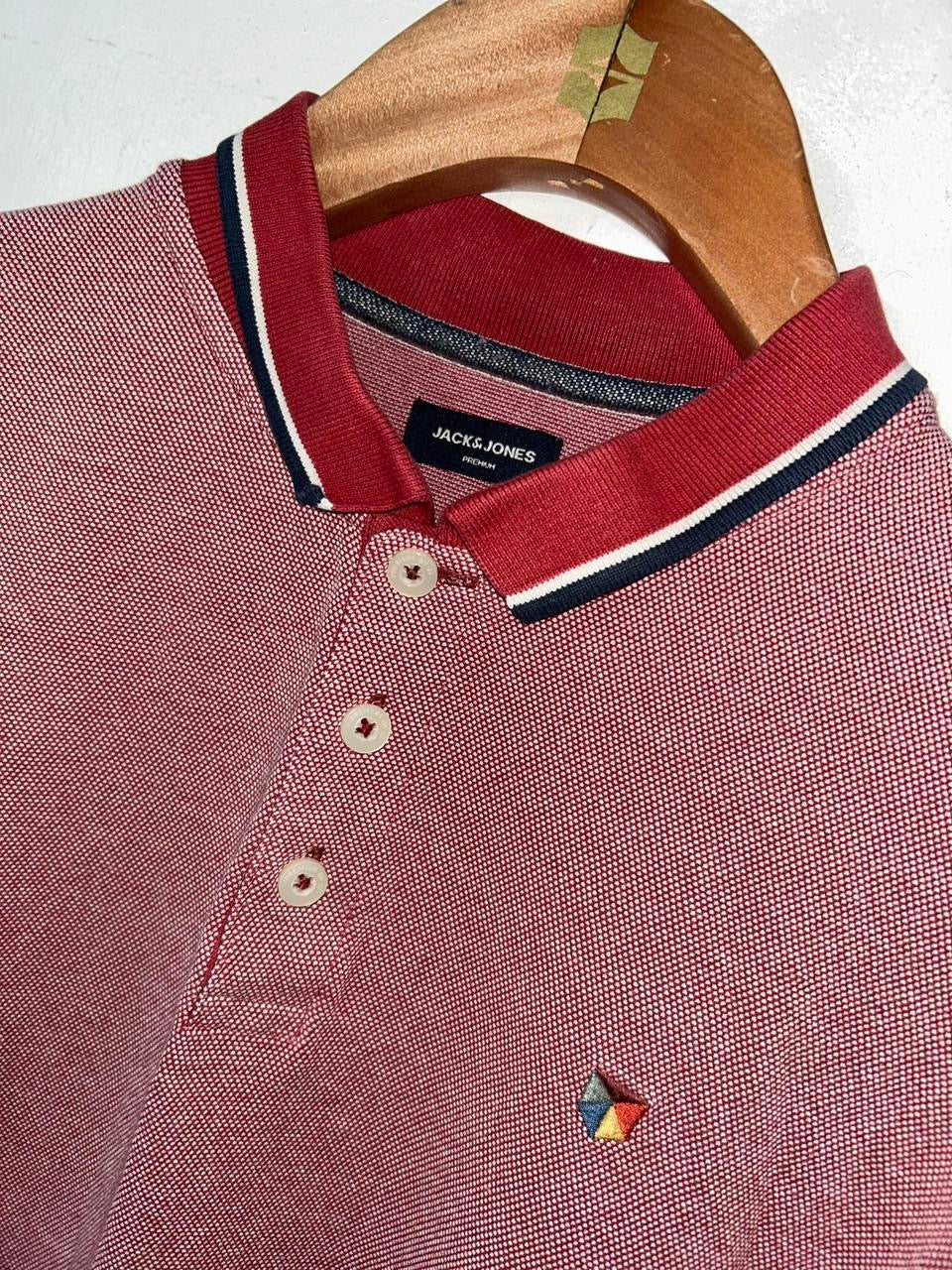Jack and Jones Burgundy and black polo shirt with embroidered logo #poloshirt
SKU 7152
L 28 W 21