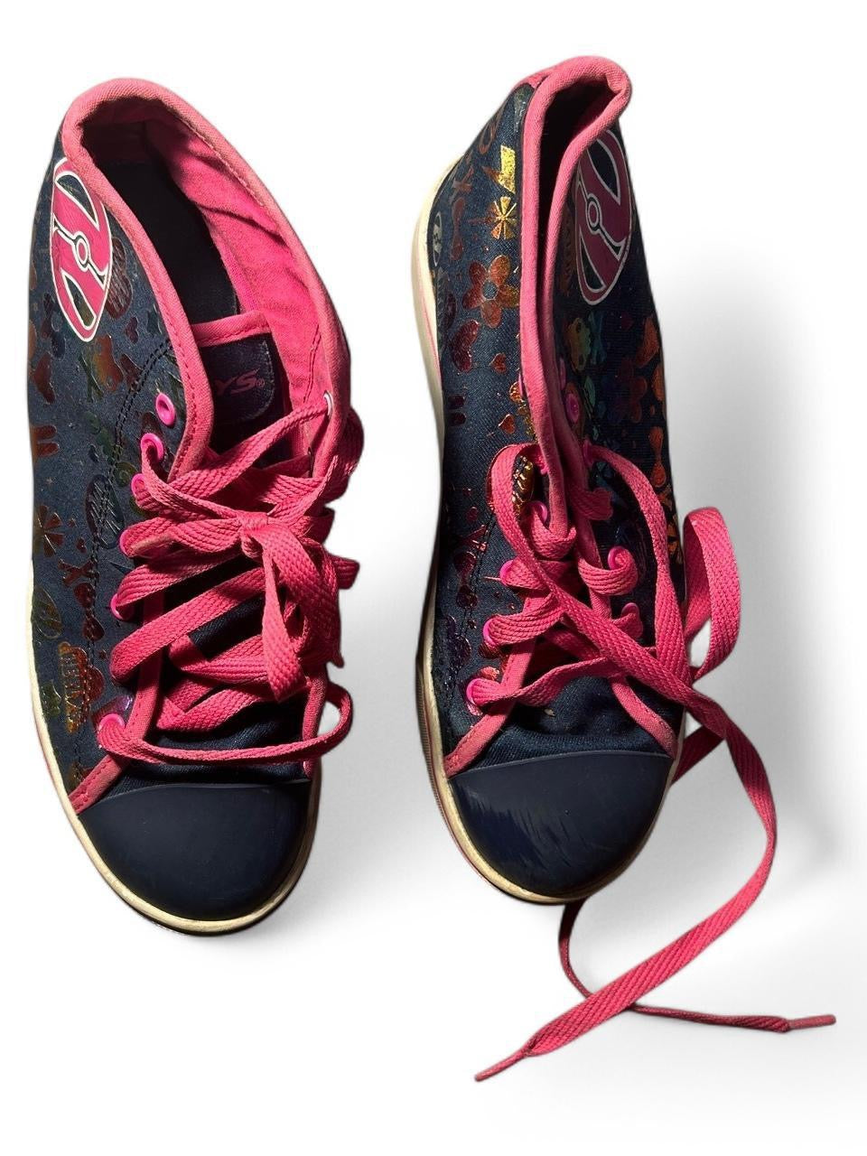 Heelys Trainers Skate Shoes Wheels Lace Black Pink Graffiti Size 5 UK SKU 
Black and pink Y2K-inspired high top sneakers #skater