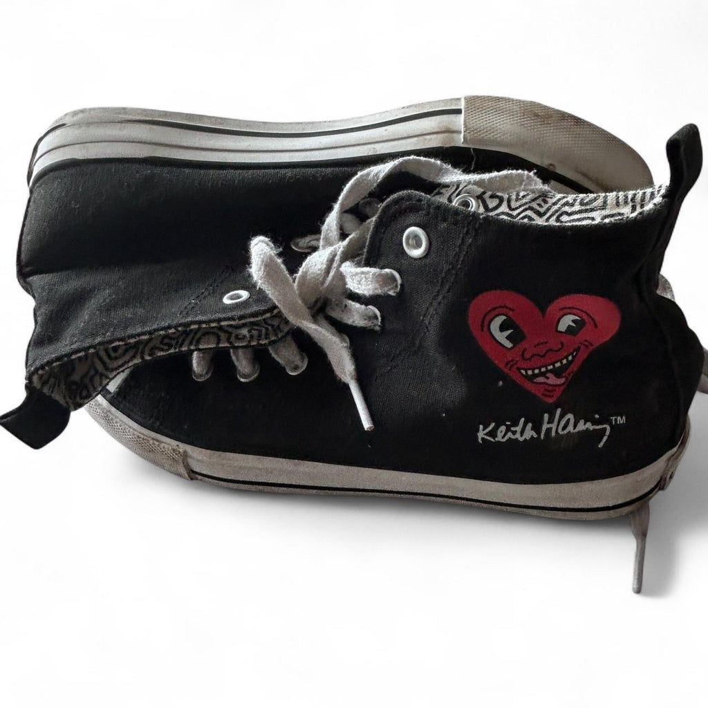 Black and white Converse trainers with heart detail #Converse #HeartDetails uk 4 us 6 sku 6981